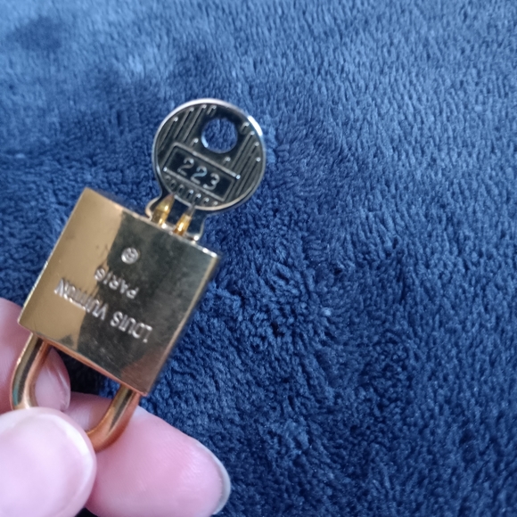 Louis Vuitton  vintageLock and Key #223 - Picture 6 of 7